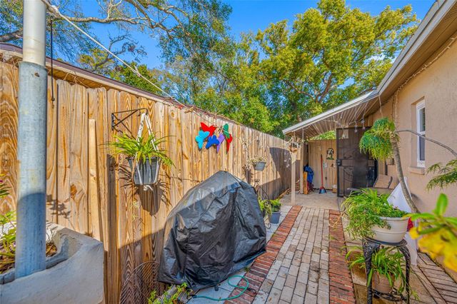 6425 S ADELIA AVENUE, Tampa, FL 33616