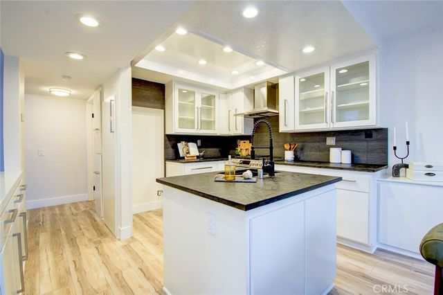 51 La Costa Court, Laguna Beach, CA 92651