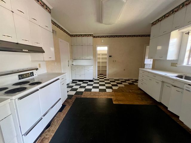 524 E Young, Longview, TX 75602