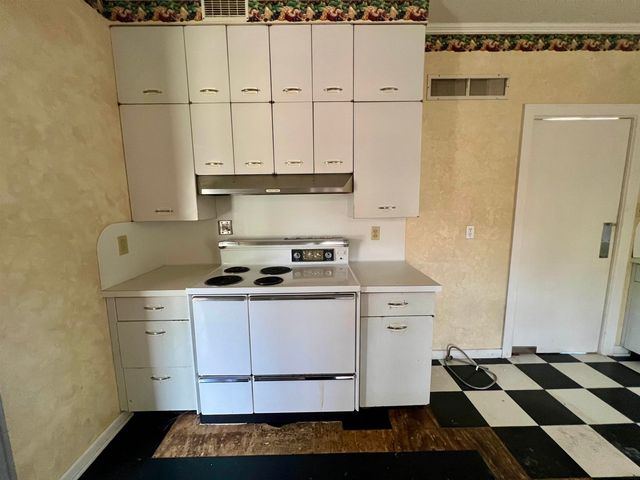 524 E Young, Longview, TX 75602