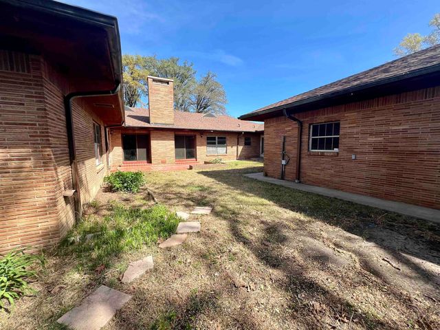 524 E Young, Longview, TX 75602