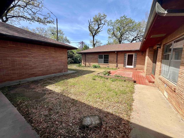 524 E Young, Longview, TX 75602