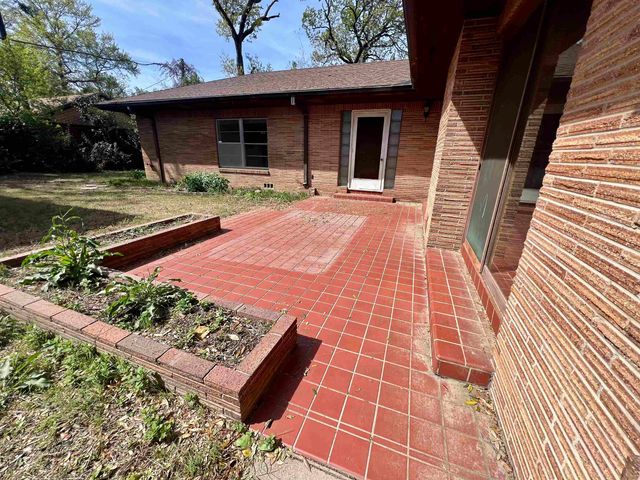 524 E Young, Longview, TX 75602