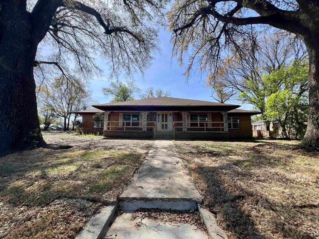 524 E Young, Longview, TX 75602