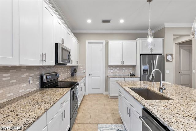 4631 Abaca CIR, Naples, FL 34119