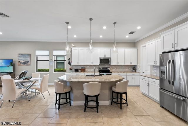 4631 Abaca CIR, Naples, FL 34119