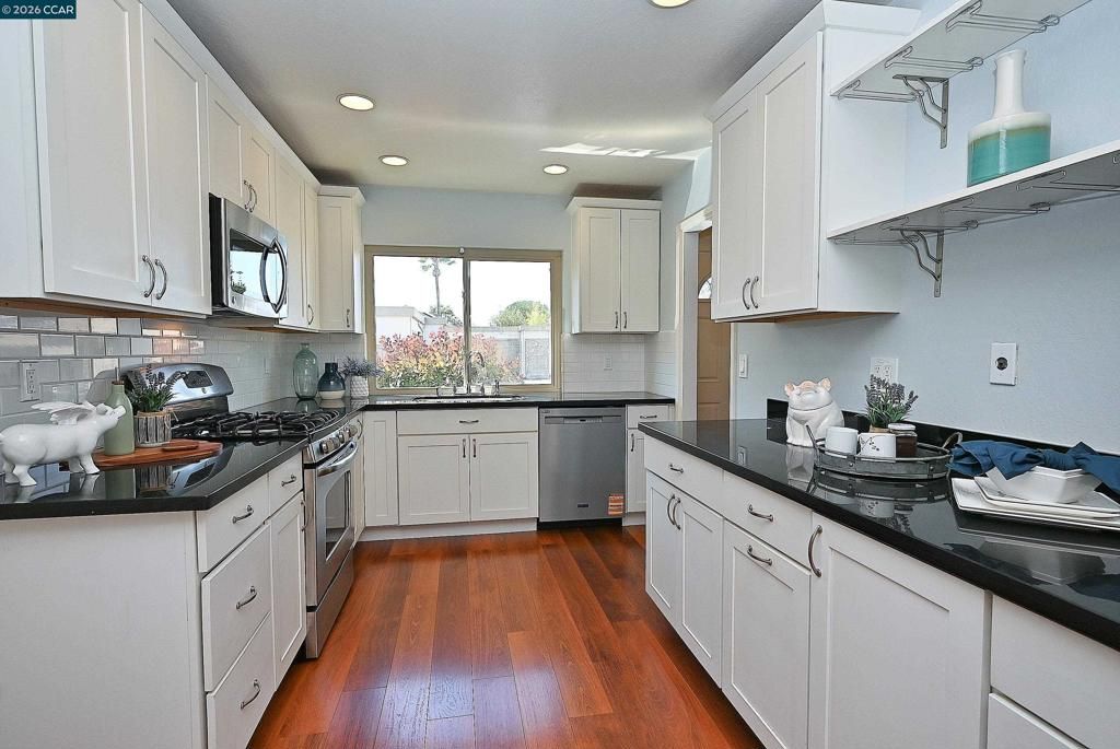 Image 12 of property listing at 4836 Boxer Blvd, Concord, CA 94521