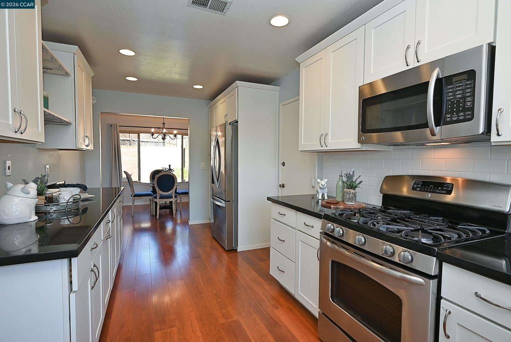 Image 13 of property listing at 4836 Boxer Blvd, Concord, CA 94521