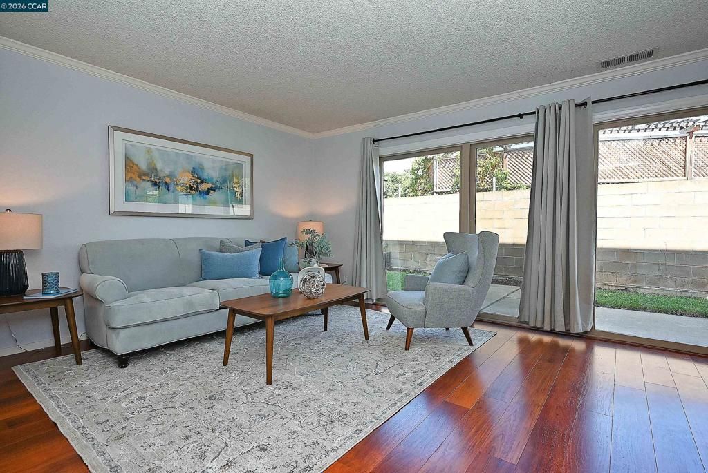 Image 7 of property listing at 4836 Boxer Blvd, Concord, CA 94521