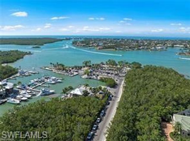 1854 Danford ST, Naples, FL 34112