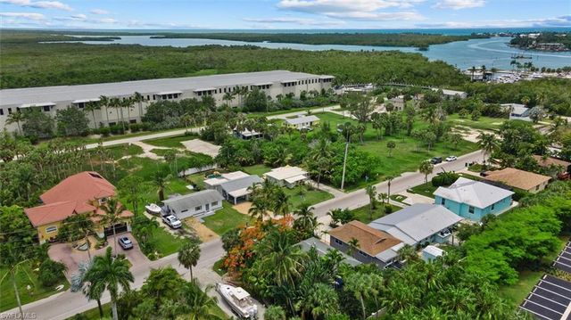 1854 Danford ST, Naples, FL 34112