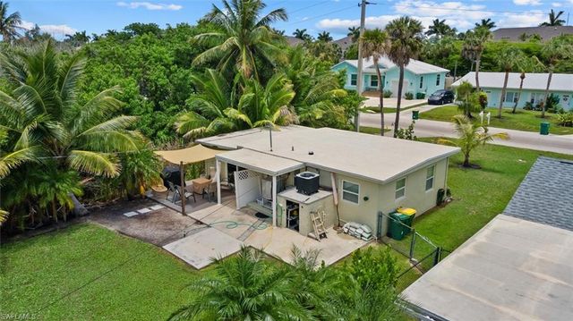 1854 Danford ST, Naples, FL 34112