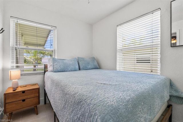 1854 Danford ST, Naples, FL 34112