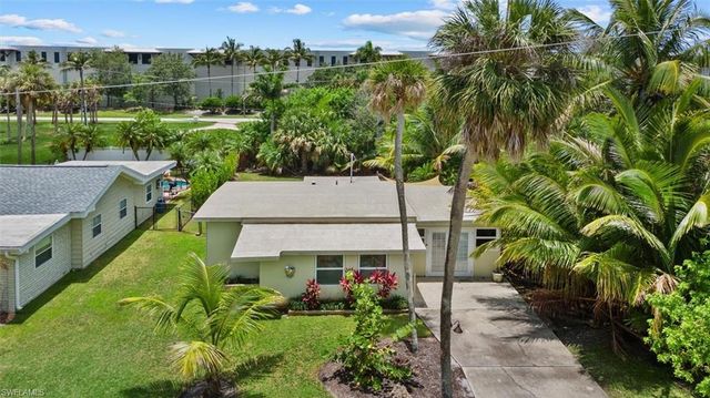 1854 Danford ST, Naples, FL 34112