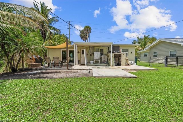 1854 Danford ST, Naples, FL 34112