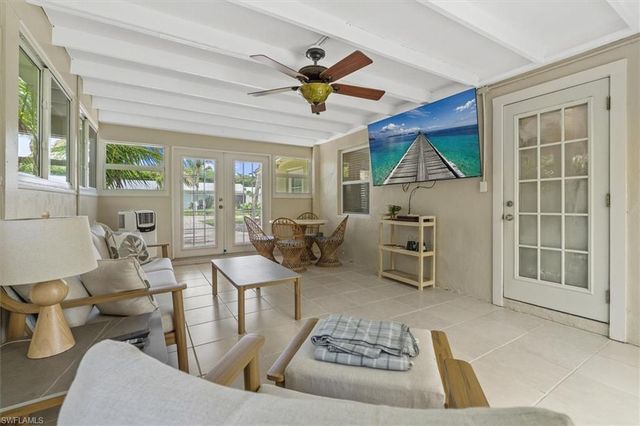 1854 Danford ST, Naples, FL 34112