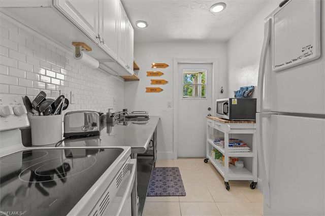 1854 Danford ST, Naples, FL 34112