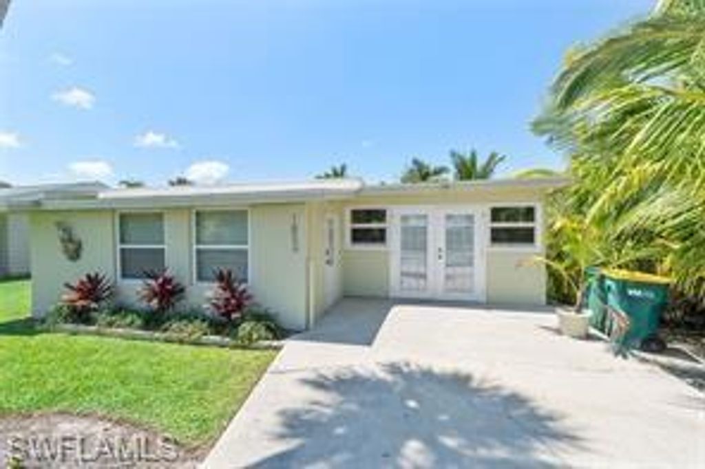 1854 Danford ST, Naples, FL 34112