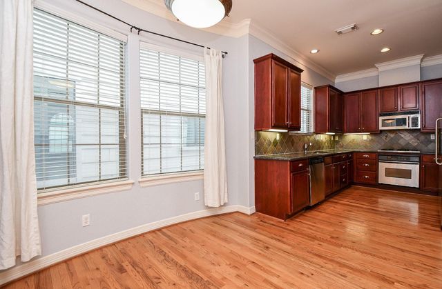 101 Drew Street, Houston, TX 77006