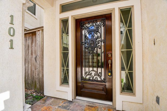 101 Drew Street, Houston, TX 77006