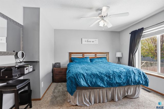 4317 S Wilson Ave Avenue, Sioux Falls, SD 57106