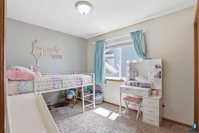 4317 S Wilson Ave Avenue, Sioux Falls, SD 57106