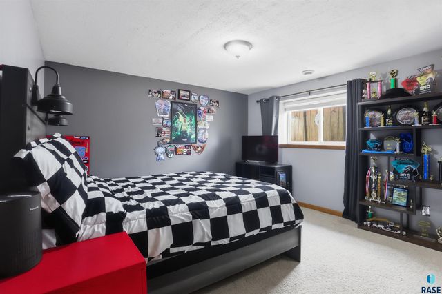4317 S Wilson Ave Avenue, Sioux Falls, SD 57106