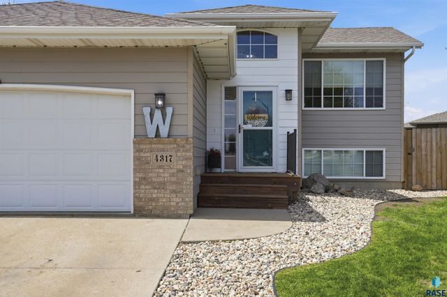 4317 S Wilson Ave Avenue, Sioux Falls, SD 57106