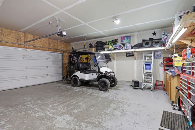 4317 S Wilson Ave Avenue, Sioux Falls, SD 57106