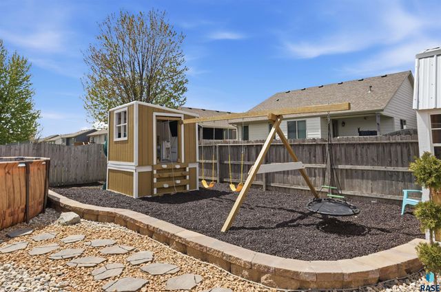 4317 S Wilson Ave Avenue, Sioux Falls, SD 57106