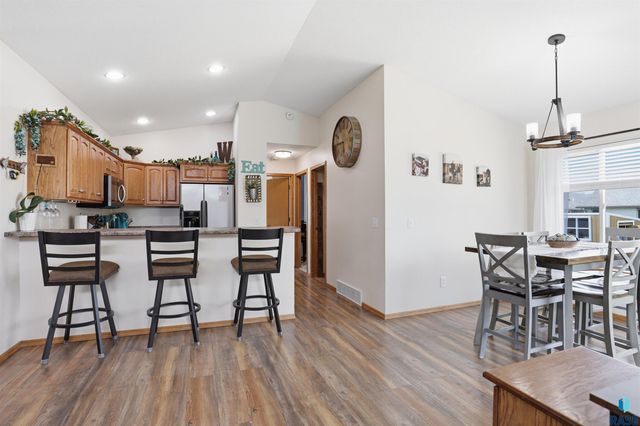 4317 S Wilson Ave Avenue, Sioux Falls, SD 57106