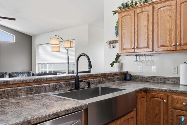4317 S Wilson Ave Avenue, Sioux Falls, SD 57106