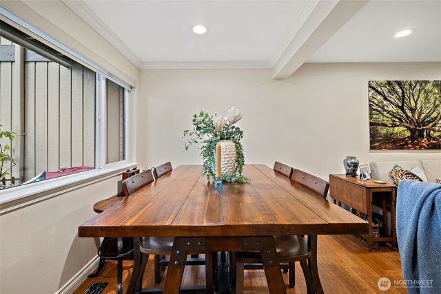 6514 NE 171st Place, Kenmore, WA 98028