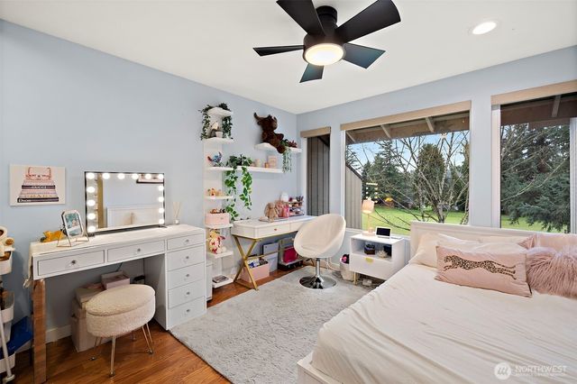 6514 NE 171st Place, Kenmore, WA 98028