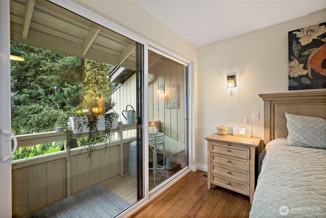 6514 NE 171st Place, Kenmore, WA 98028