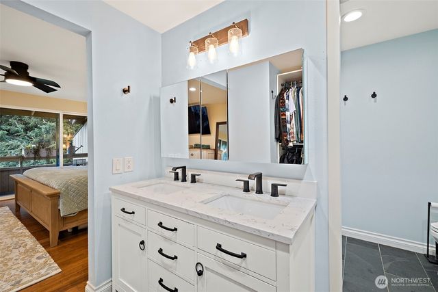 6514 NE 171st Place, Kenmore, WA 98028