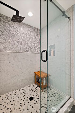 6514 NE 171st Place, Kenmore, WA 98028