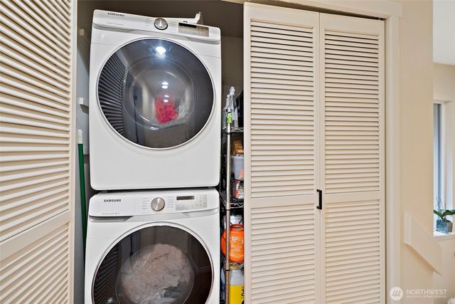 6514 NE 171st Place, Kenmore, WA 98028