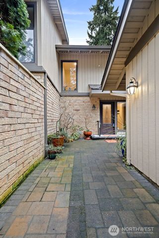 6514 NE 171st Place, Kenmore, WA 98028