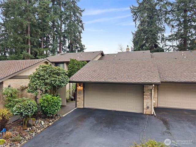 6514 NE 171st Place, Kenmore, WA 98028