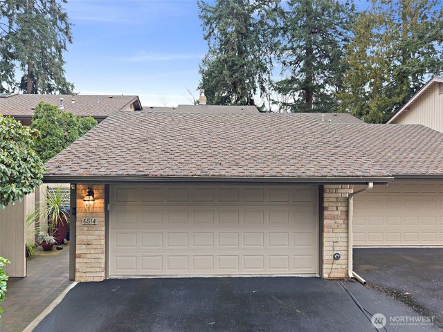 6514 NE 171st Place, Kenmore, WA 98028