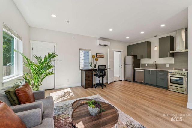 413 E 40th, Garden City, ID 83714