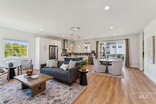 413 E 40th, Garden City, ID 83714