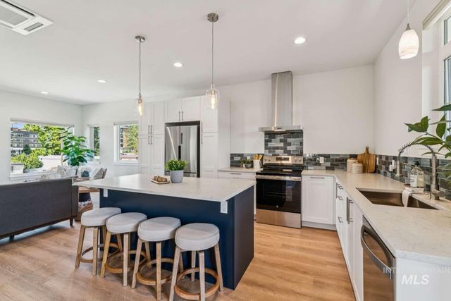 413 E 40th, Garden City, ID 83714