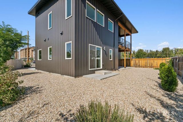413 E 40th, Garden City, ID 83714