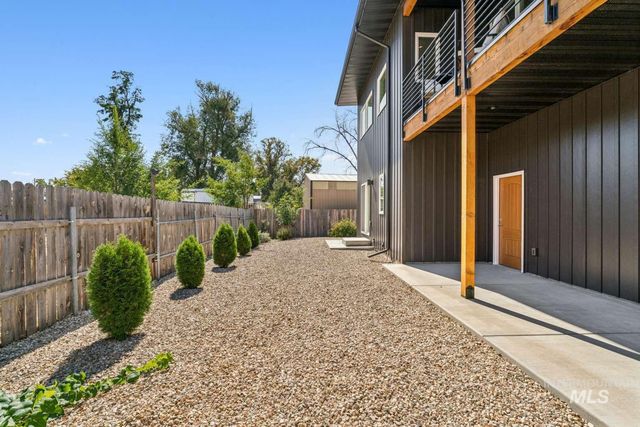 413 E 40th, Garden City, ID 83714