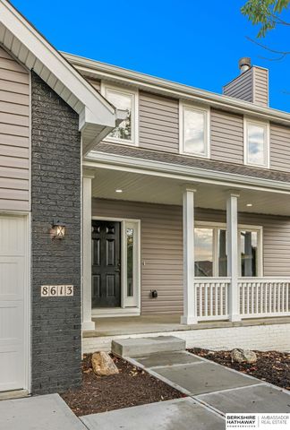 8613 S 98th Street, La Vista, NE 68128