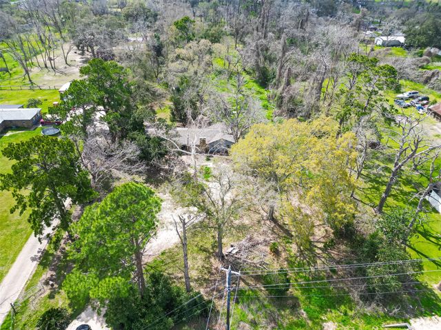 7411 Highway 36, Jones Creek, TX 77541