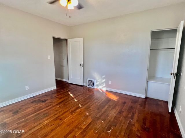 1716 S Harlem Avenue, Joplin, MO 64804