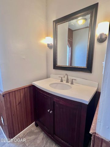 1716 S Harlem Avenue, Joplin, MO 64804